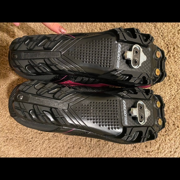 GARNEAU size 7 spin shoes - Picture 3 of 3